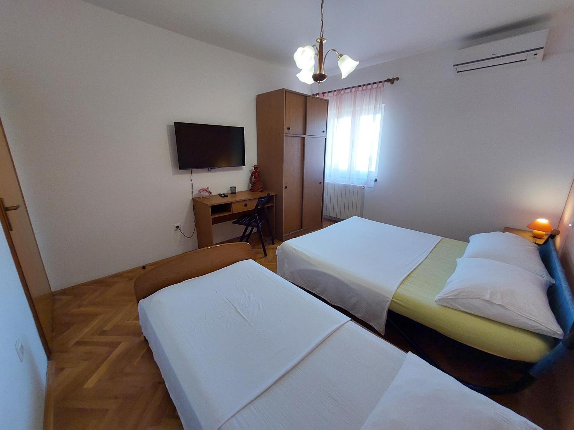Apartments 2D Grebastica Room photo